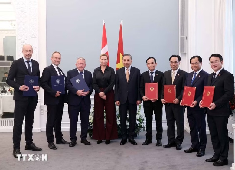 Việt Nam - Đan Mạch thiết lập quan hệ đối tác chiến lược toàn diện, trao 16 văn kiện hợp tác
