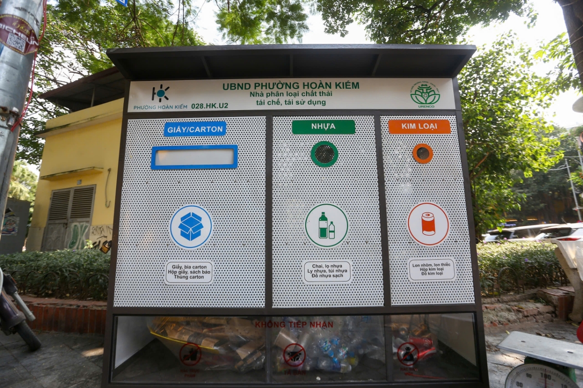 Hà Nội chính thức triển khai mạng lưới 100 điểm phân loại và thu hồi chất thải tái chế.