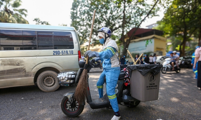Hà Nội cơ giới hóa thu gom rác: Giảm sức người, tăng năng suất