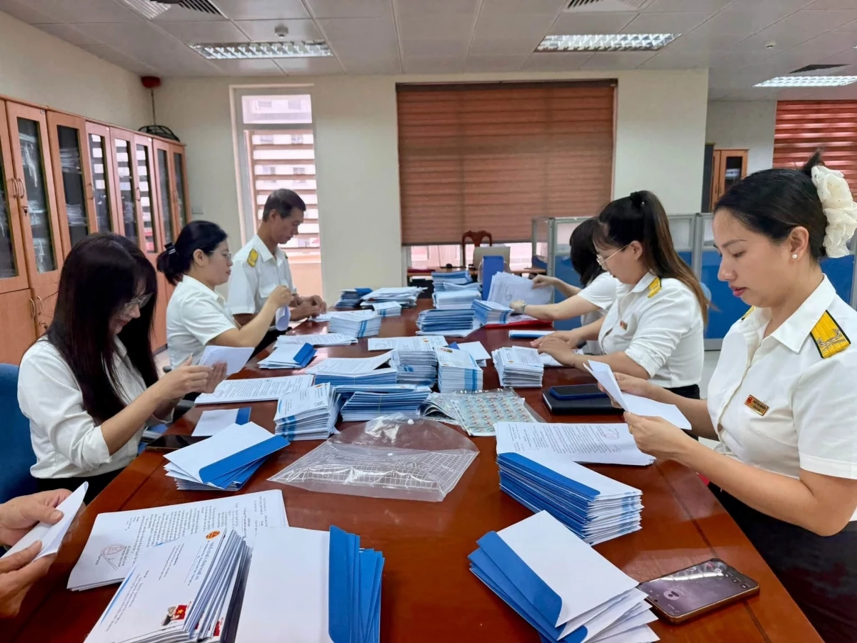 Ngành Thuế tích cực triển khai rà soát và làm sạch mã số thuế.