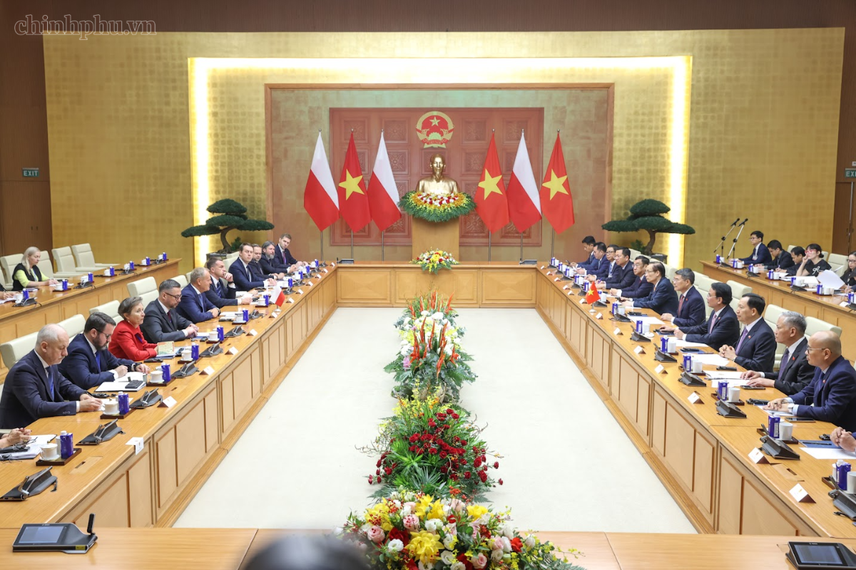 Thủ tướng Lê Minh Hưng hội đàm với Thủ tướng Cộng hòa Ba Lan Donald Tusk - Ảnh: chinhphu.vn.