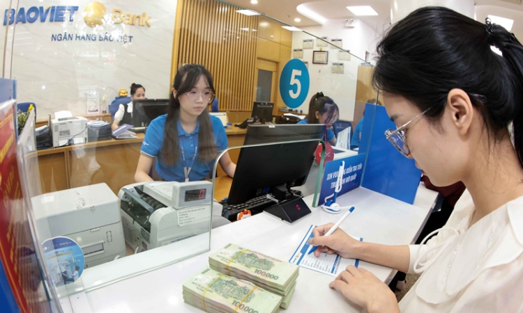 Lãi suất cho vay giảm, doanh nghiệp vẫn cần vốn dài hạn