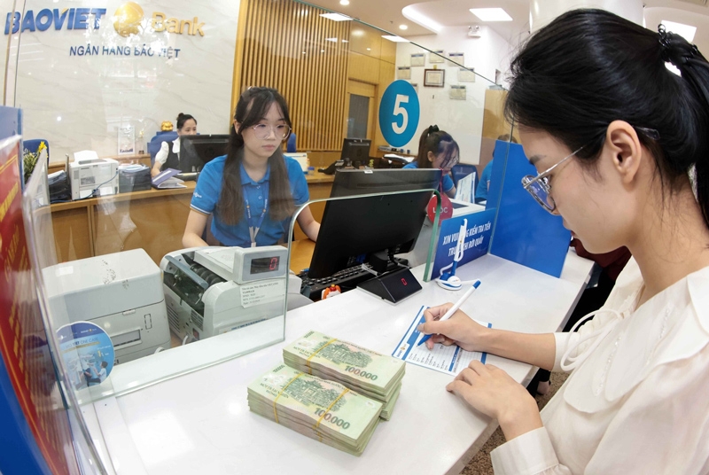 Tính đến ngày 26/10/2026, phần lớn ngân hàng đã công bố giảm lãi suất huy động theo định hướng của Ngân hàng Nhà nước.