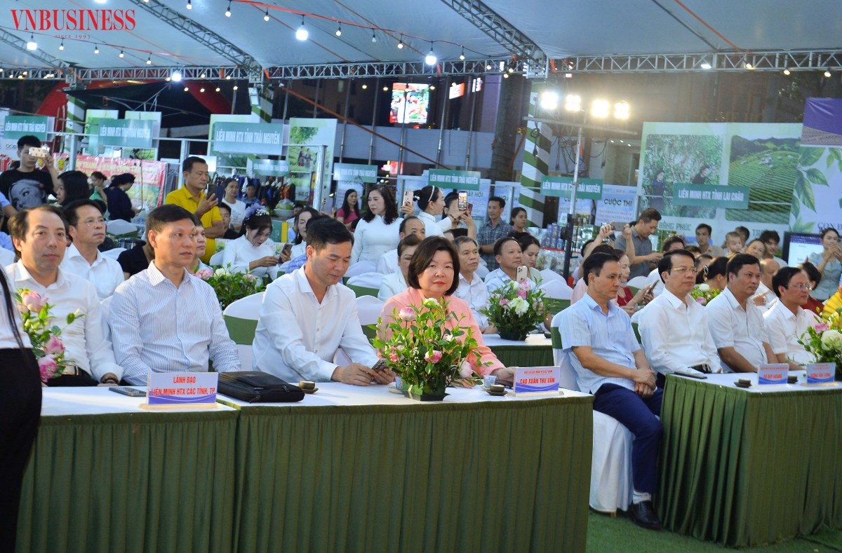 Lễ Khai mạc có sự tham dự của Chủ tịch Liên minh HTXV Việt Nam Cao Xuân Thu Vân, đại diện lãnh đạo tỉnh Thái Nguyên cùng đông đảo lãnh đạo Liên minh HTX các tỉnh, thành phố và các HTX trên cả nước.