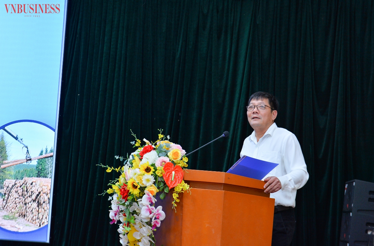 Chủ tịch Liên minh HTX tỉnh Thái Nguyên Nguyễn Văn Dũng phát biểu tại Hội thảo.