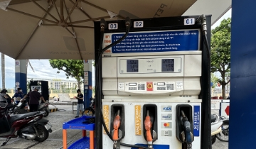 Giá xăng quay đầu tăng, dầu diesel vượt 30.000 đồng/lít