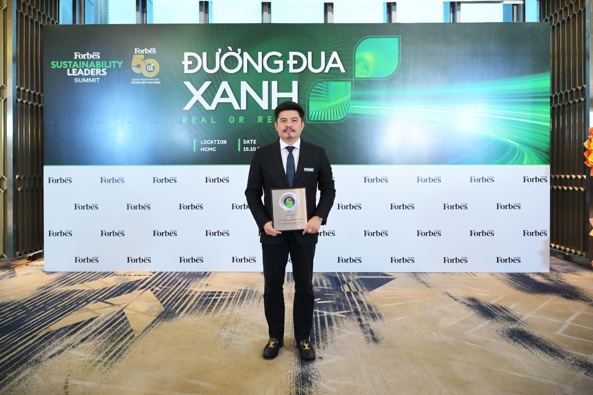 Hệ thống Nhà thuốc và Tiêm chủng Long Châu là doanh nghiệp dược phẩm và bán lẻ y tế duy nhất được vinh danh tại “Top 50 Doanh nghiệp Dẫn đầu về ESG Việt Nam 2026” của Forbes Việt Nam.
